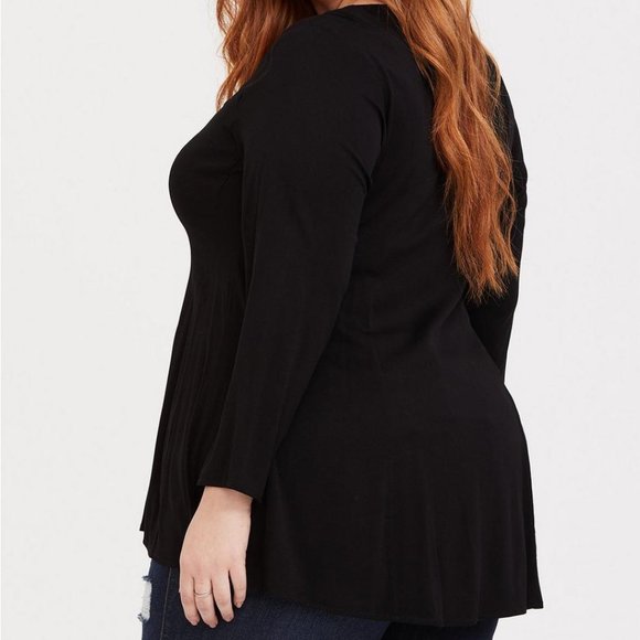 417 TORRID Black Fit And Flare Stretch Challis Button-Up Top - Picture 2 of 4
